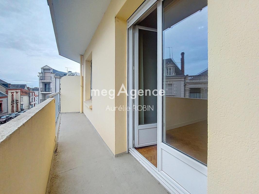 CHOLET CENTRE-APPARTEMENT 2 CHAMBRES-ASCENSEUR! - Photo 5
