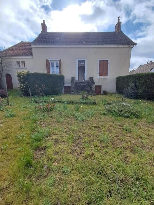 Maison de bourg sur 1000 m2 de terrain avec double garage indépendant - Photo 2