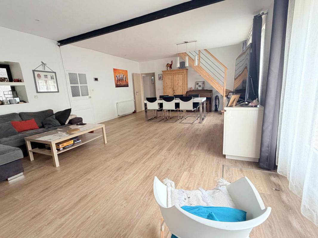 MAISON DE BOURG- 5 CHAMBRES AVEC TERRASSE - Photo 2