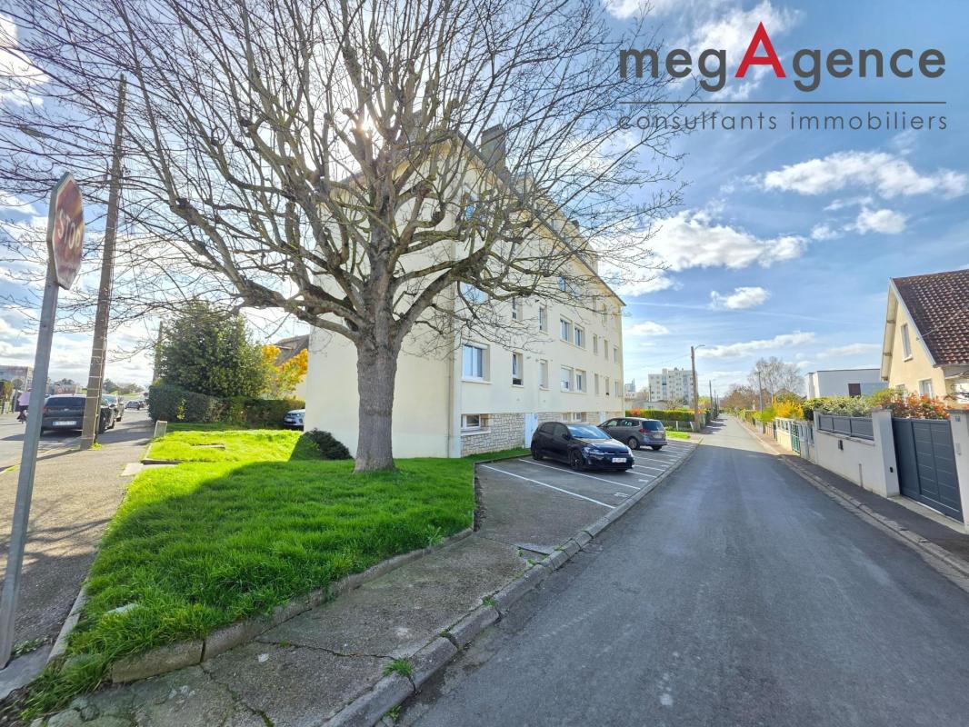 CAEN RIVE DROITE – F2 34 m² – INVESTISSEMENT LOCATIF – BALCON – PARKING - Photo 2