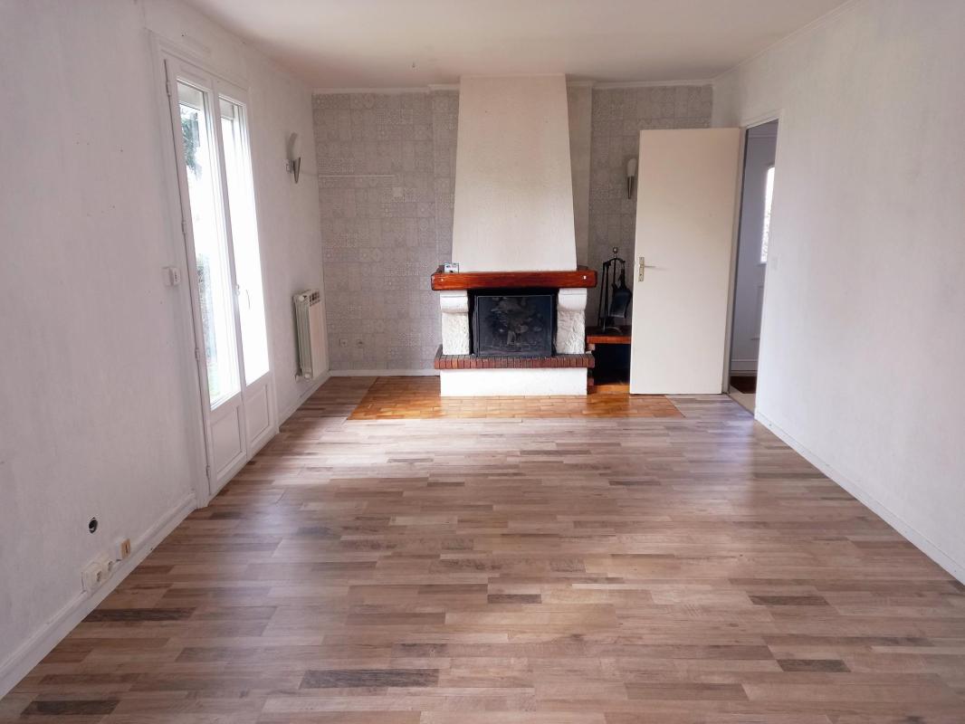 Maison Centre Bourg - La Milesse - Photo 2