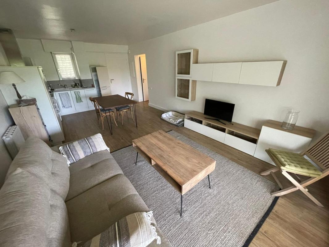 A VENDRE : T2 entièrement rénové de 44m2 - GOLFS - SAINT RAPHAEL - Photo 2