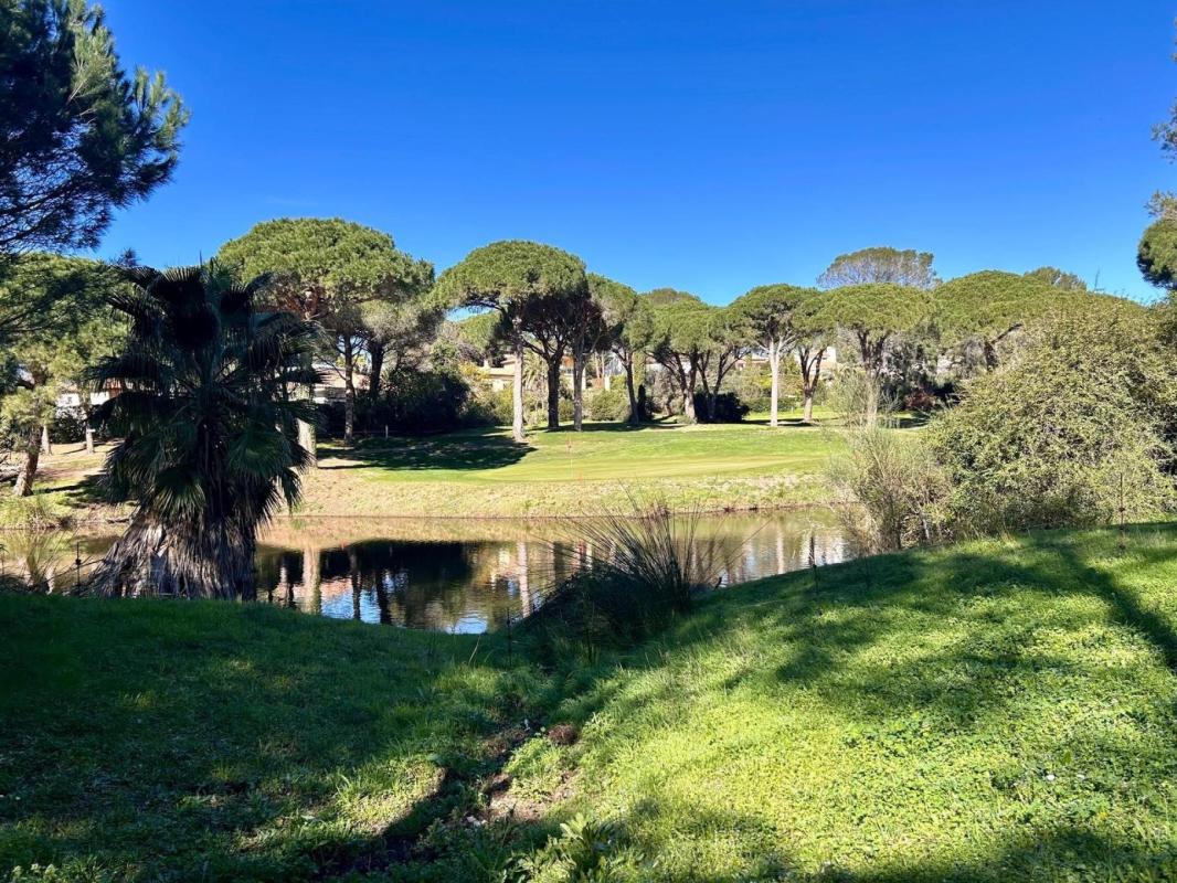 A VENDRE : T2 entièrement rénové de 44m2 - GOLFS - SAINT RAPHAEL - Photo 3