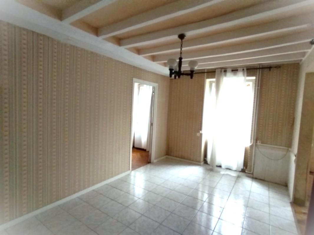 Maison proche centre bourg - Photo 5