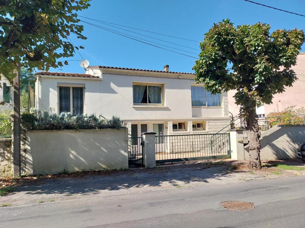 Maison familiale + revenu locatif - bien rare au coeur de Jonzac - Photo 2