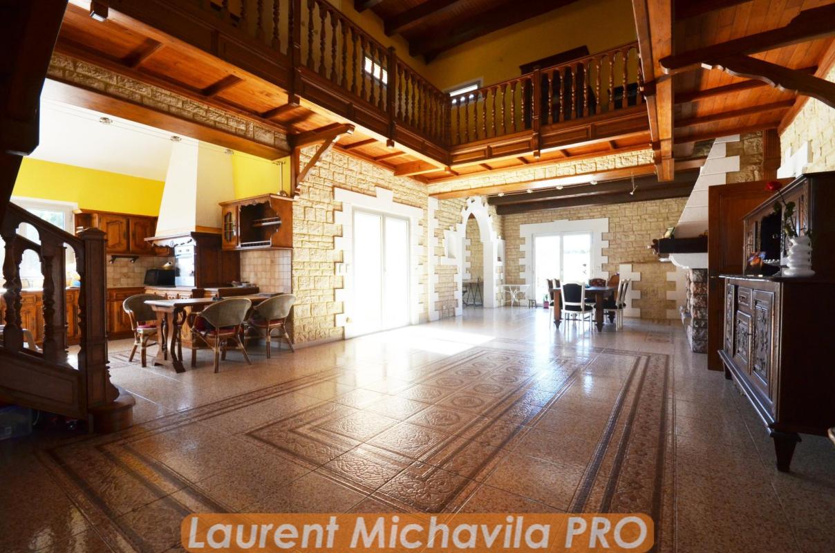 Villa de caractère 192m2 · 7 pièces · 1200 m² de terrain - piscine 4 x 7m - Photo 2