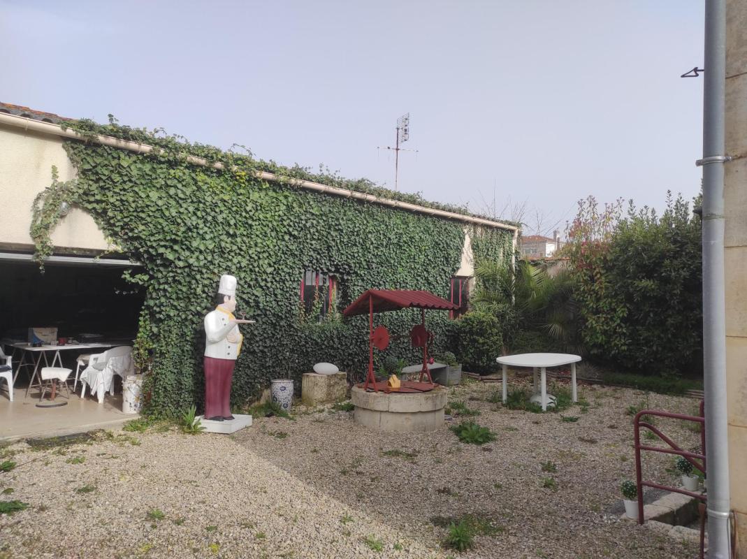 SAINT JEAN D'ANGELY CENTRE VILLE - Photo 2