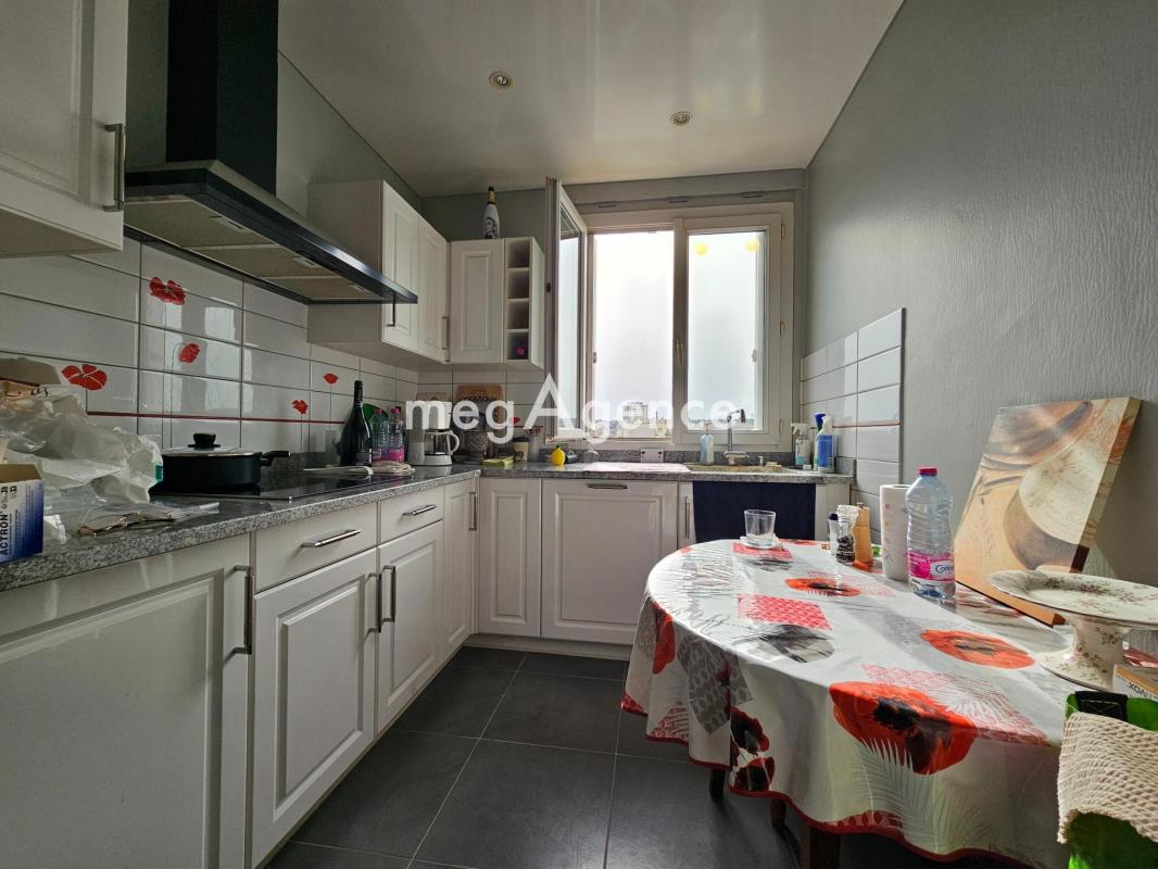 APPARTEMENT 4 PIECES 73 M² AVEC PARKING ET CAVES - Photo 3