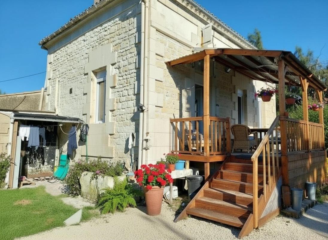 Maison charentaise rénovée – 85 m², 5 pièces dont 2 chambres + 1 bureau - Photo 2