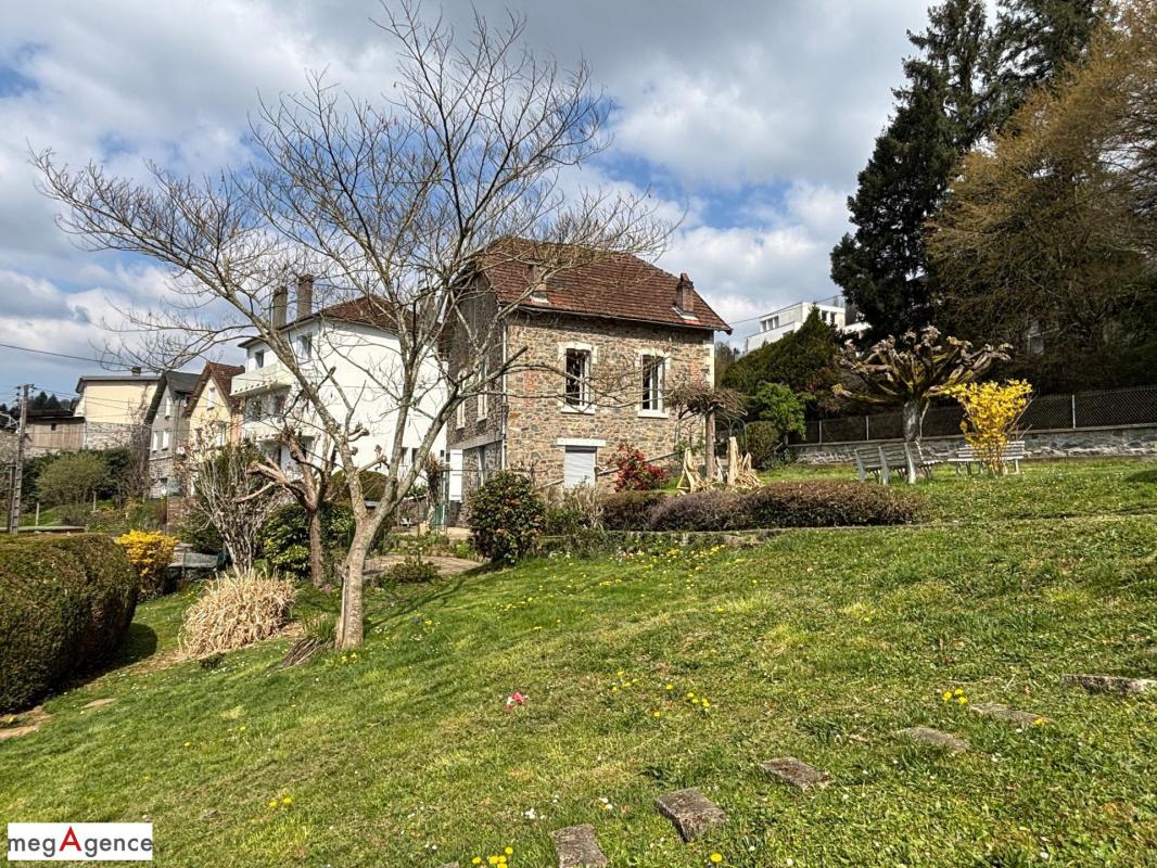 Charmante maison à rénover en pierre – Jardin arboré – 4 chambres - Photo 2