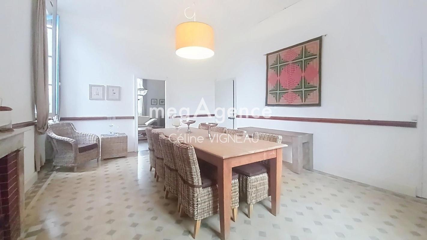 Maison de maître avec grande dépendance sur 5 hectares - Photo 2