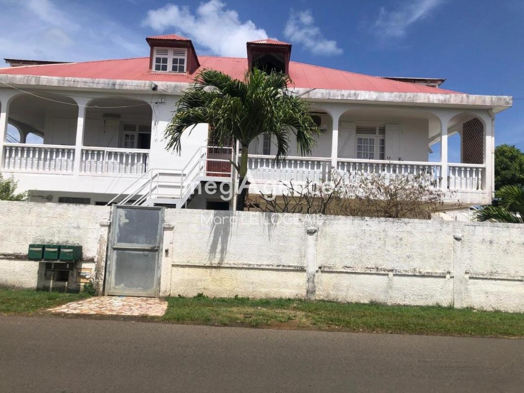 A VENDRE - Belle opportunité !!!  Maison de rapport sur 1000 m² de terrain - Les Abymes - Photo 4