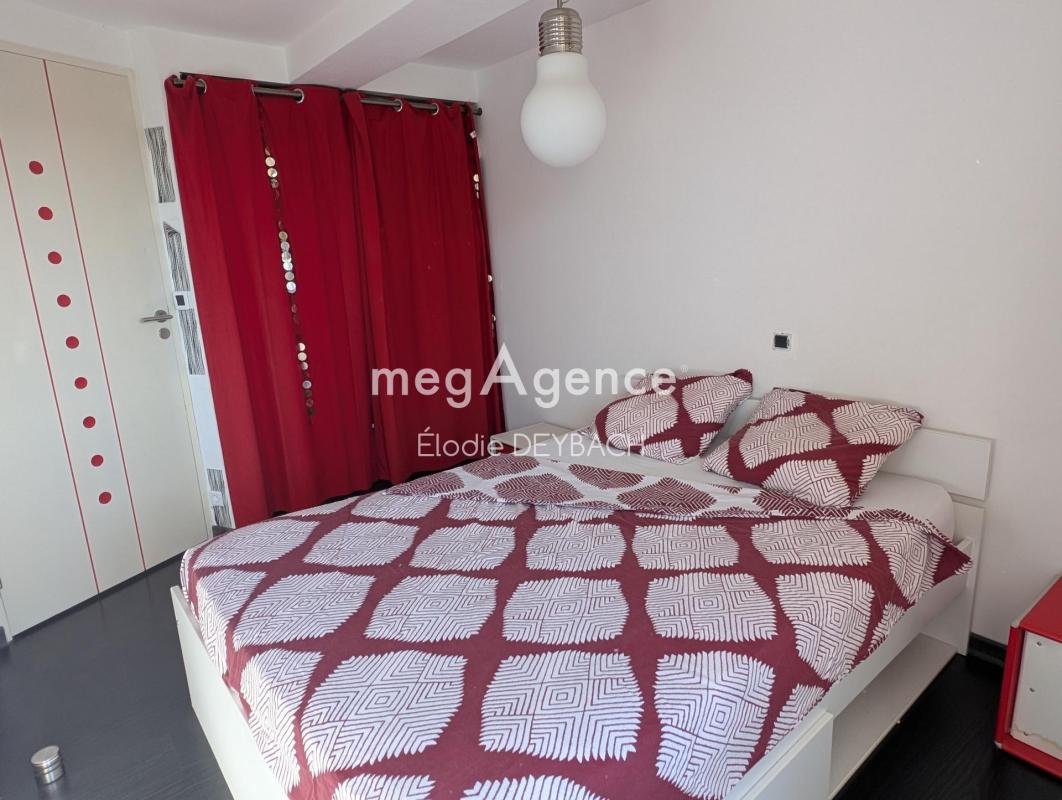 Maison avec vue, trois chambres, garage, piscine et terrain - Photo 4