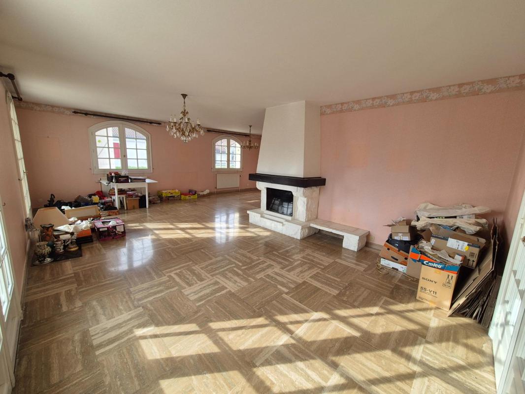 Belle maison individuelle avec de beaux volumes - Photo 3