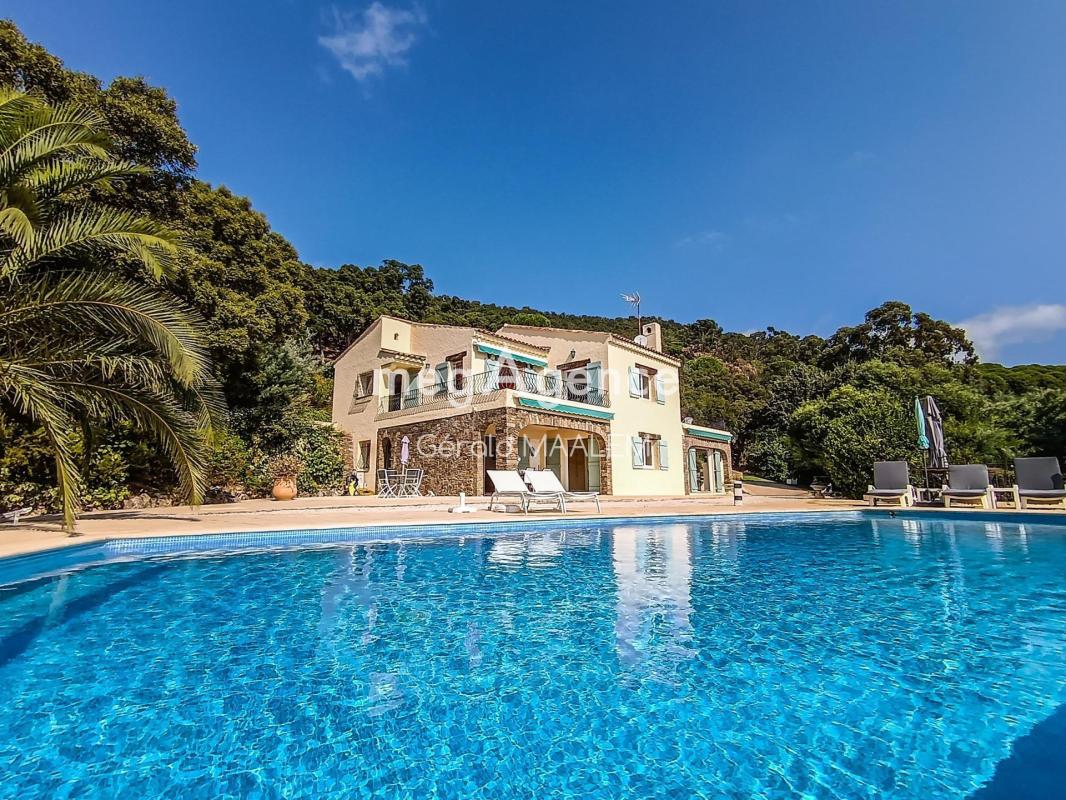 Maison à vendre, 7 pièces, 250 m², Cavalaire Sur Mer