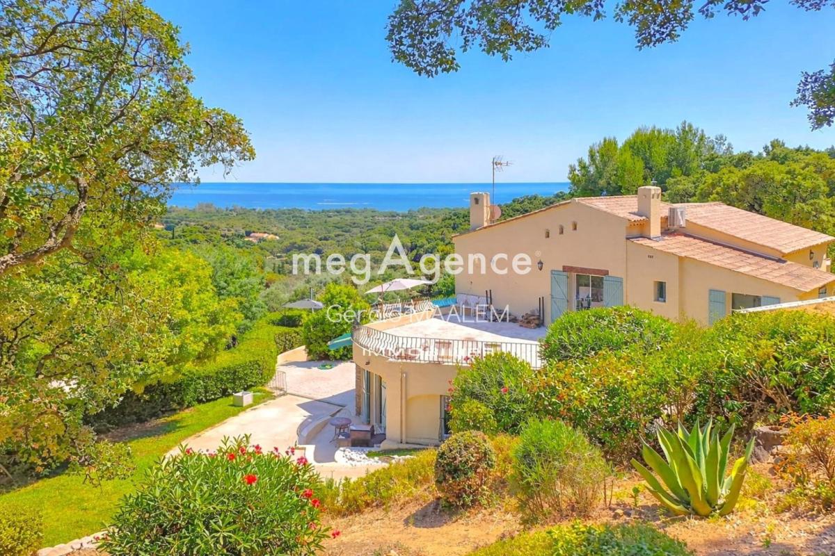 Villa de 250m² Vue mer panoramique à Cavalaire-sur-mer - Photo 2