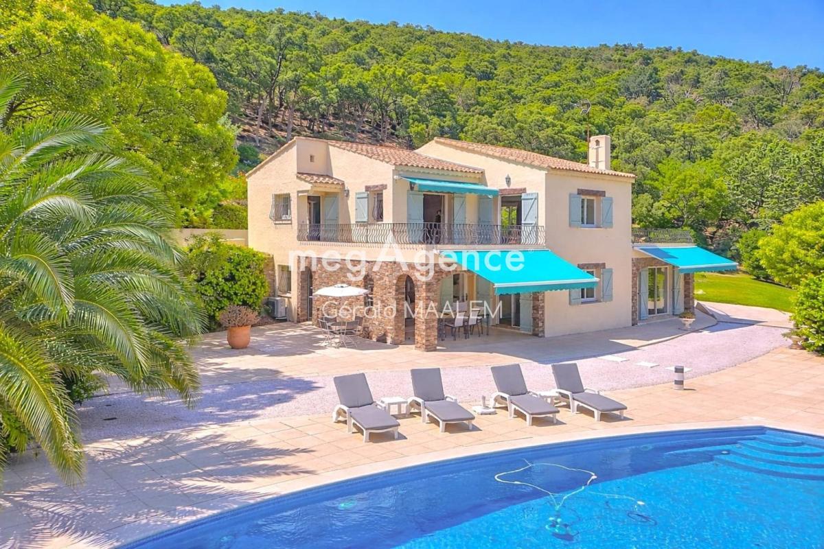 Villa de 250m² Vue mer panoramique à Cavalaire-sur-mer - Photo 3