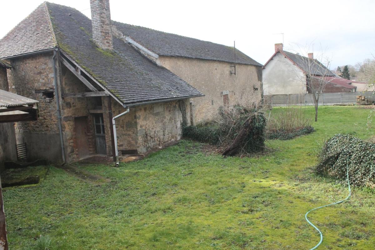 Maison 165 M² + 250M² de dépendances - Photo 2