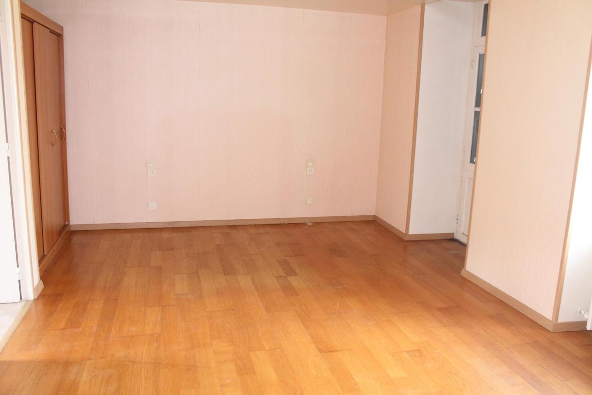 Maison 165 M² + 250M² de dépendances - Photo 4