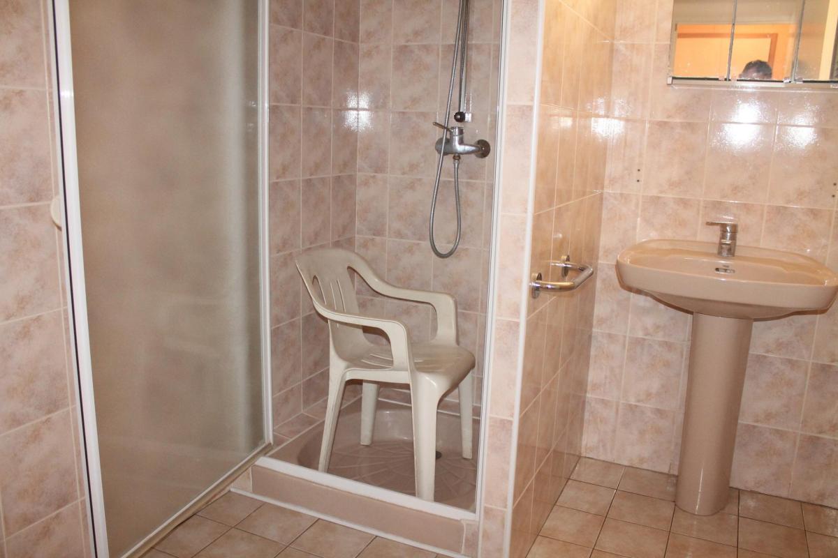 Maison 165 M² + 250M² de dépendances - Photo 5