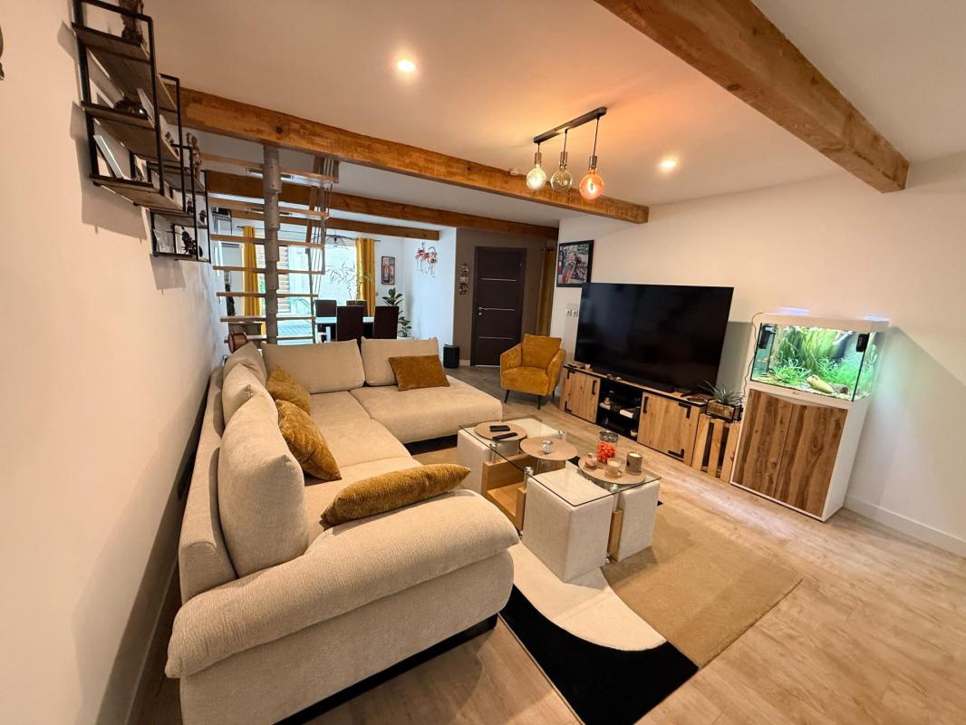 Maison de ville rénovée, 3 chambres, grand garage - Photo 2