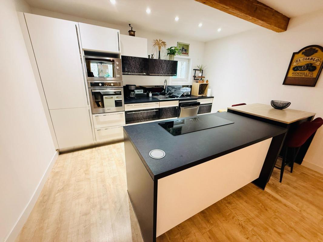 Maison de ville rénovée, 3 chambres, grand garage - Photo 4