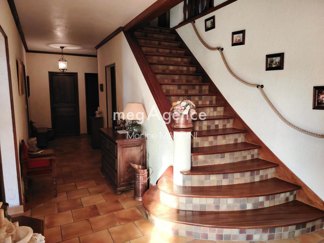 Maison familiale spacieuse avec beau jardin - Photo 2