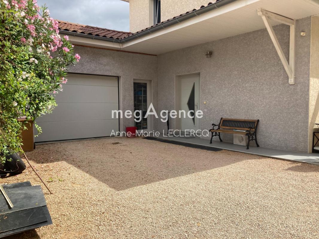 MAISON DE VILLE A VENDRE A JASSANS RIOTTIER (01480) - Photo 3