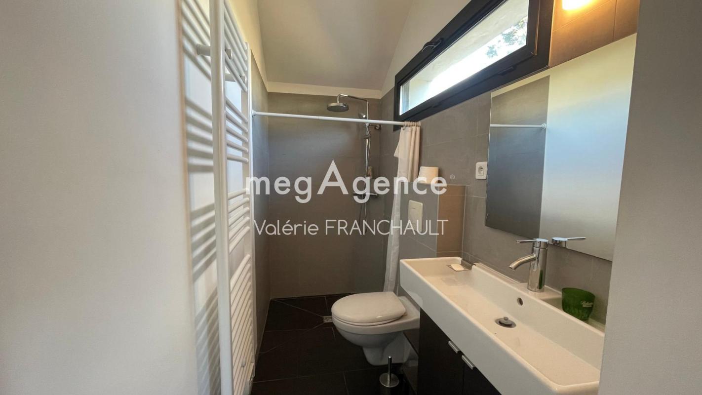 La faute sur mer, plain pied ,3 suites parentales, garage sur une parcelle de 627M2 clos et sans vis à vis - Photo 5