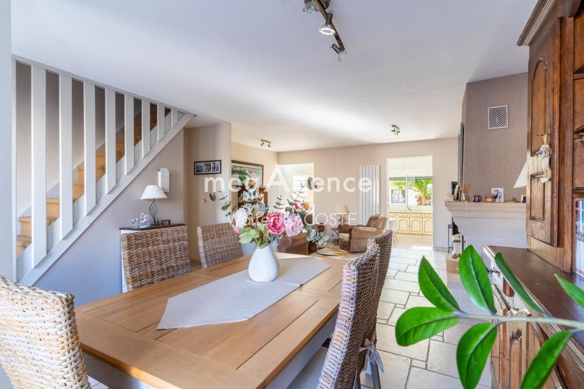 LES CLAYES SOUS BOIS AU CALME MAISON DE 135 M2 AVEC JARDIN - Photo 4