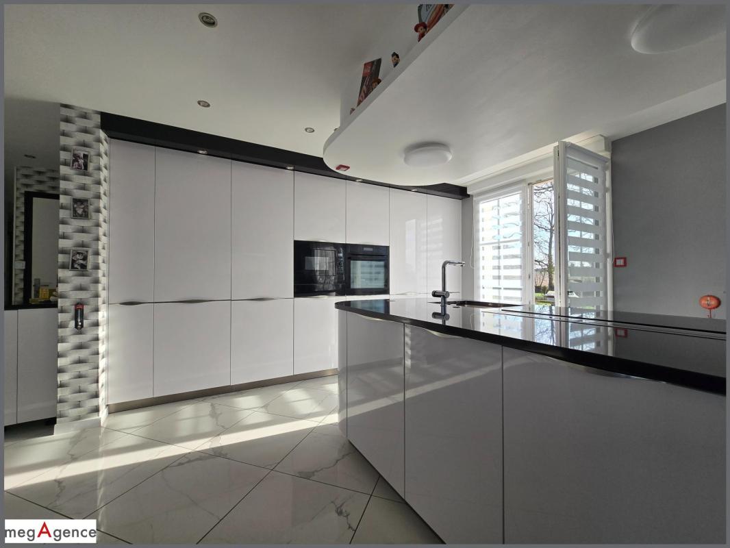 Maison 237 m² , 8 pièces avec logement indépendant – Terrain 3 000 m² - Photo 3