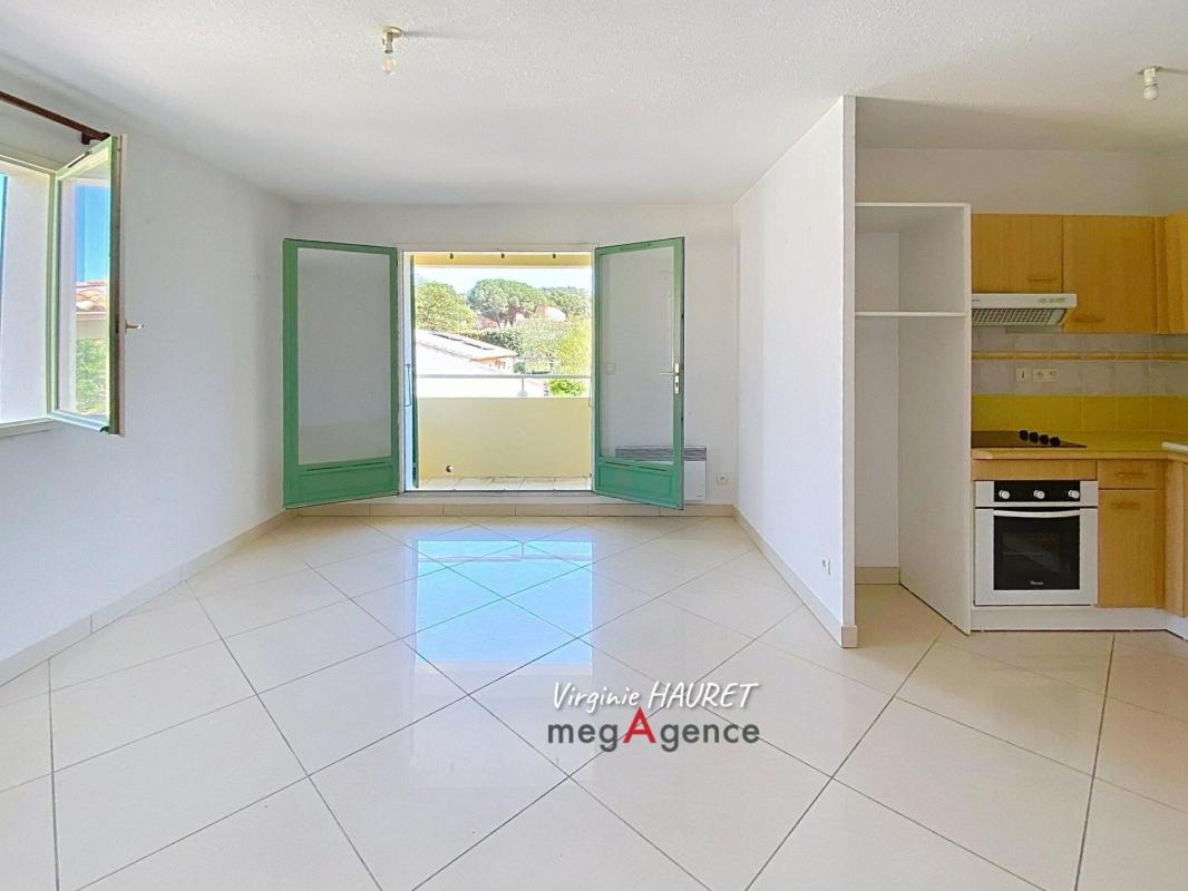 APPARTEMENT 55m² - 2 CHAMBRES - BALCON - CELLIER - GARAGE - Photo 4