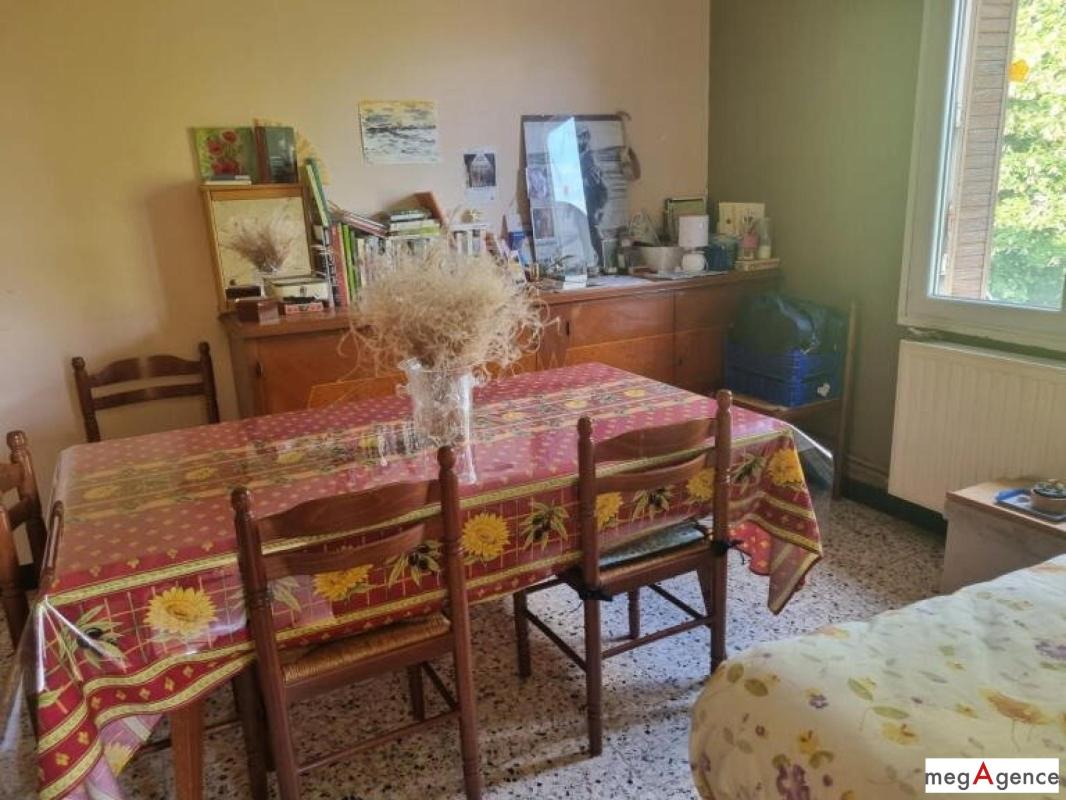 Mas-St-Chély – Maison 10 pièces avec jardin - Photo 2