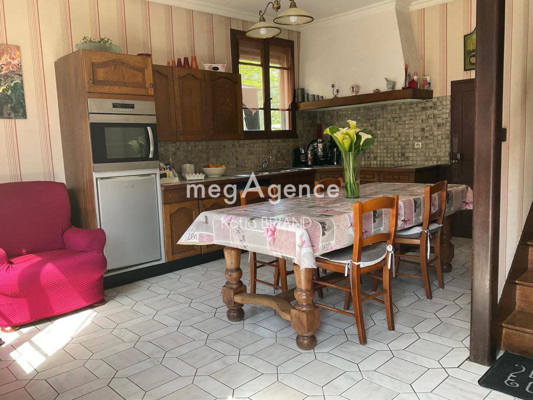 Maison avec cinq chambres - Photo 3