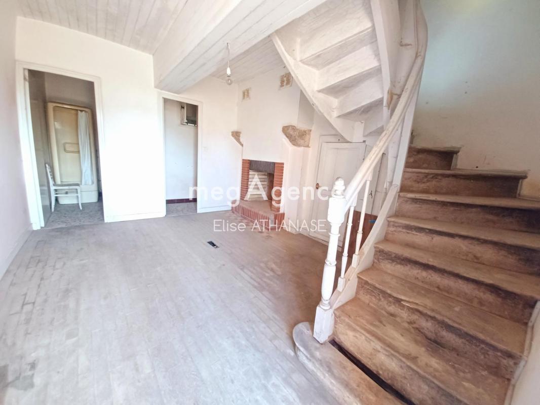 Ensemble immobilier à rénover avec maison d'habitation - Photo 4