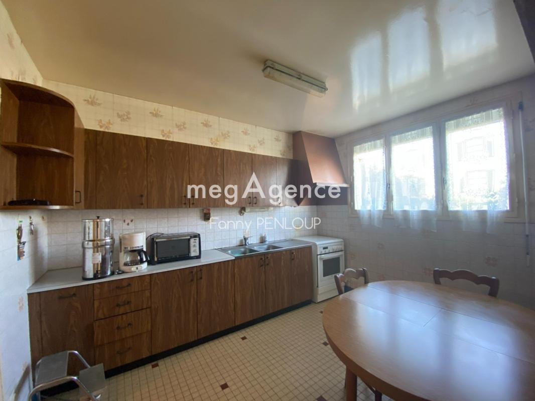 LE VAL SAINT-PERE : Maison 3 chambres avec jardin et garage - Photo 2