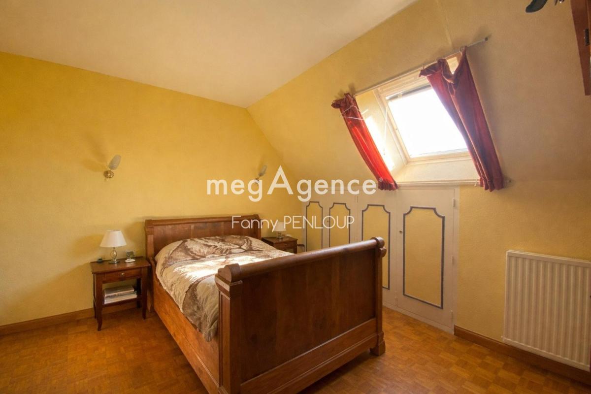 LE VAL SAINT-PERE : Maison 3 chambres avec jardin et garage - Photo 3