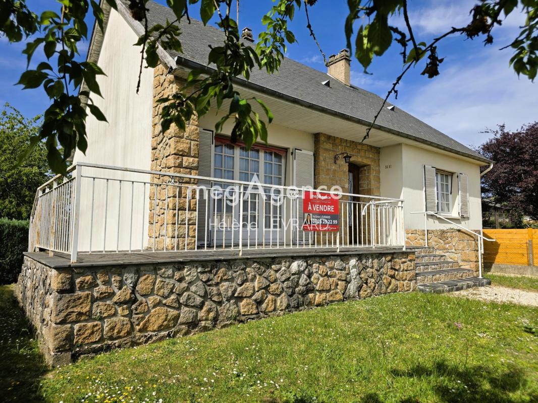 EVRON : Maison 2 ch. avec jardin - proche commodités - Photo 2
