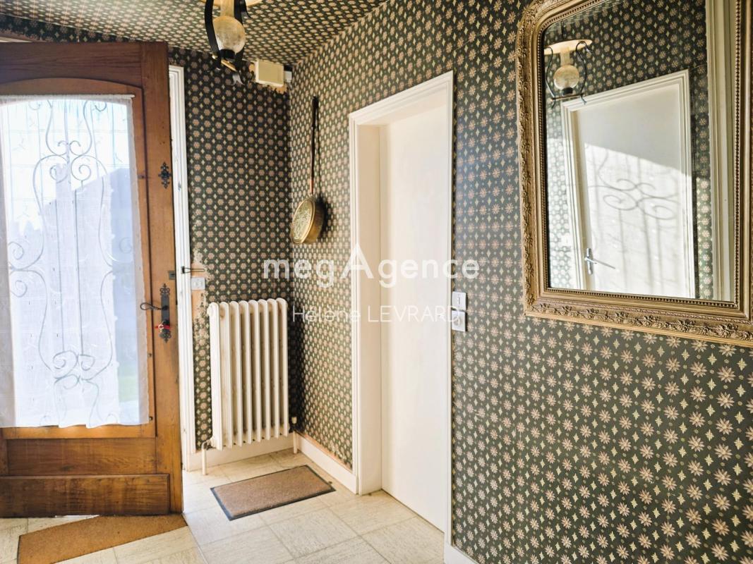 EVRON : Maison 2 ch. avec jardin - proche commodités - Photo 3