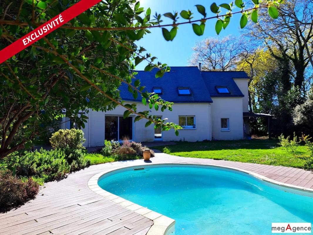 À Sautron – Maison d’architecte au calme, avec piscine et grand jardin arboré - Photo 2