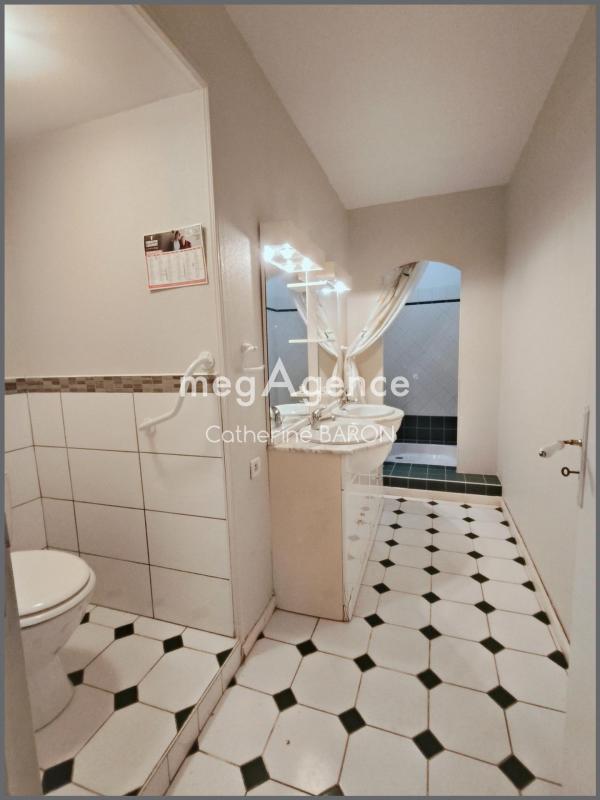 Maison plain-pied 104m2 - 2 chambres - Cour - Photo 5