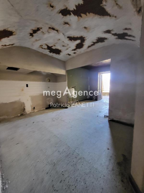 Appartement 32 m2 à rénover entièrement - Photo 2