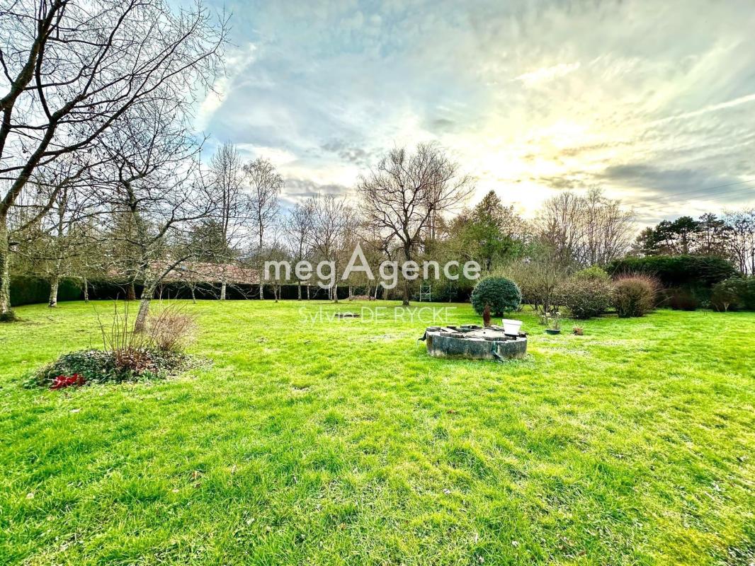 Corps de ferme sur 3535m2 de terrain clos - Photo 2