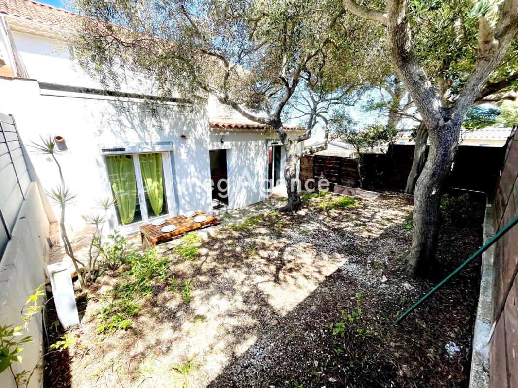 PRESQU’ÎLE DE GIENS –VILLA DIVISÉE EN 3 ESPACES INDÉPENDANTS - Photo 2