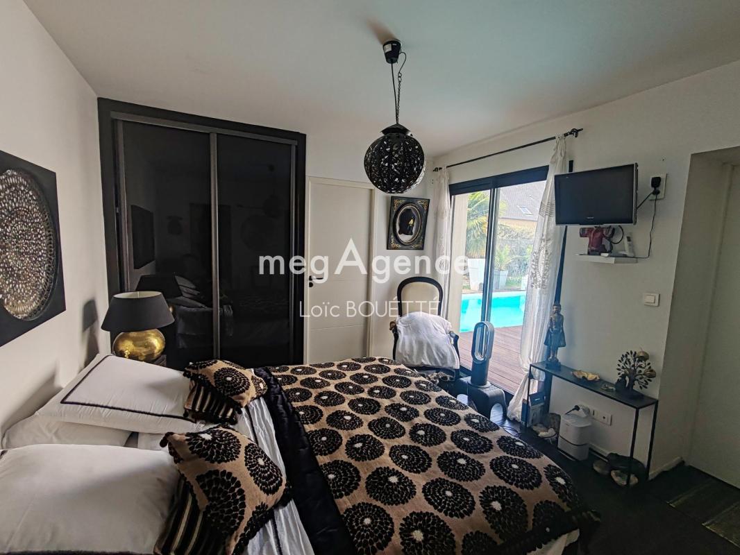 MAISON CONTEMPORAINE AVEC PISCINE - Photo 5