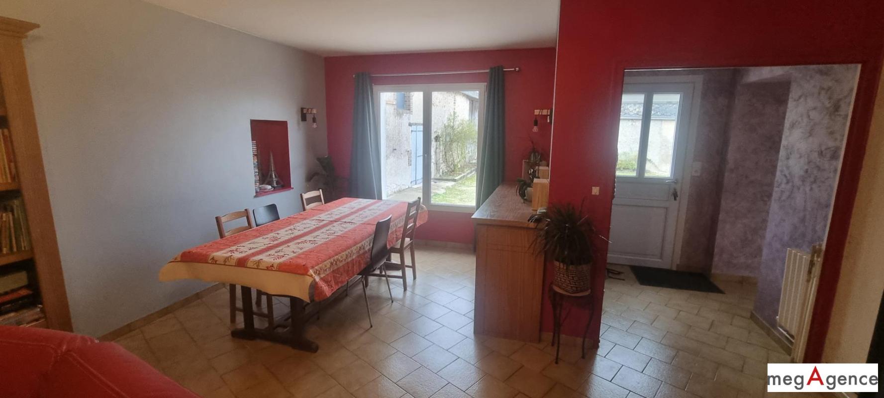 A saisir, Idéal pour investisseurs et / ou résidence principale, ensemble immobilier de 160m2 habitables, sur terrain de 3450m2., et plusieurs dépendances - Photo 2