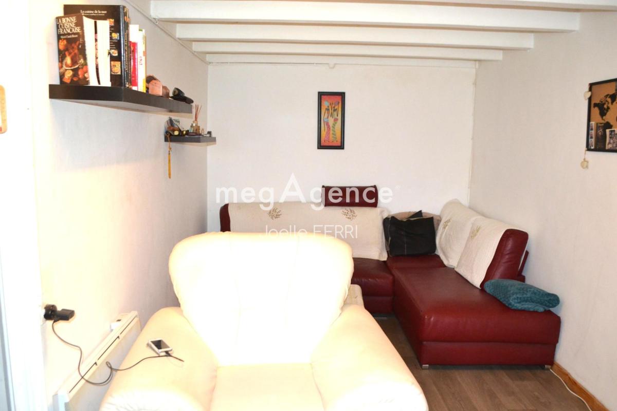 MAISON DE VILLAGE SUR ST DENIS AVEC JARDIN - Photo 3