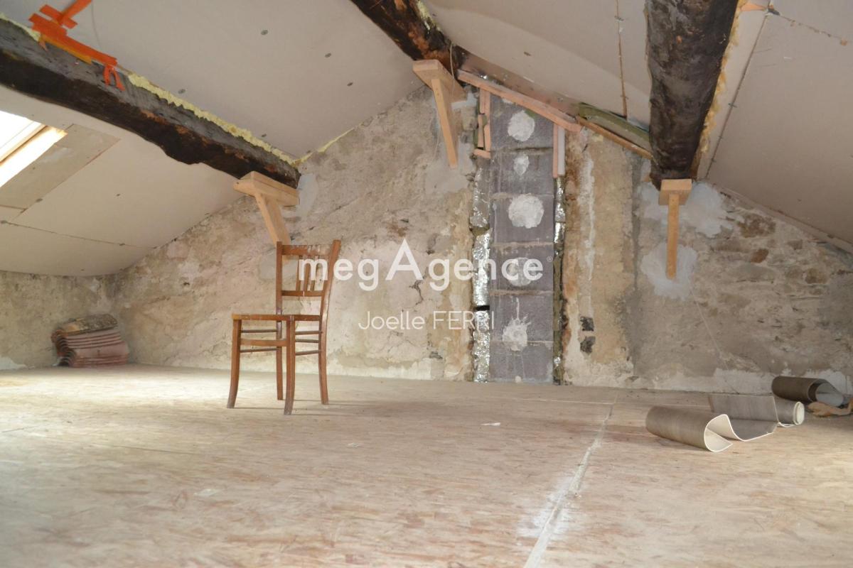MAISON DE VILLAGE SUR ST DENIS AVEC JARDIN - Photo 4