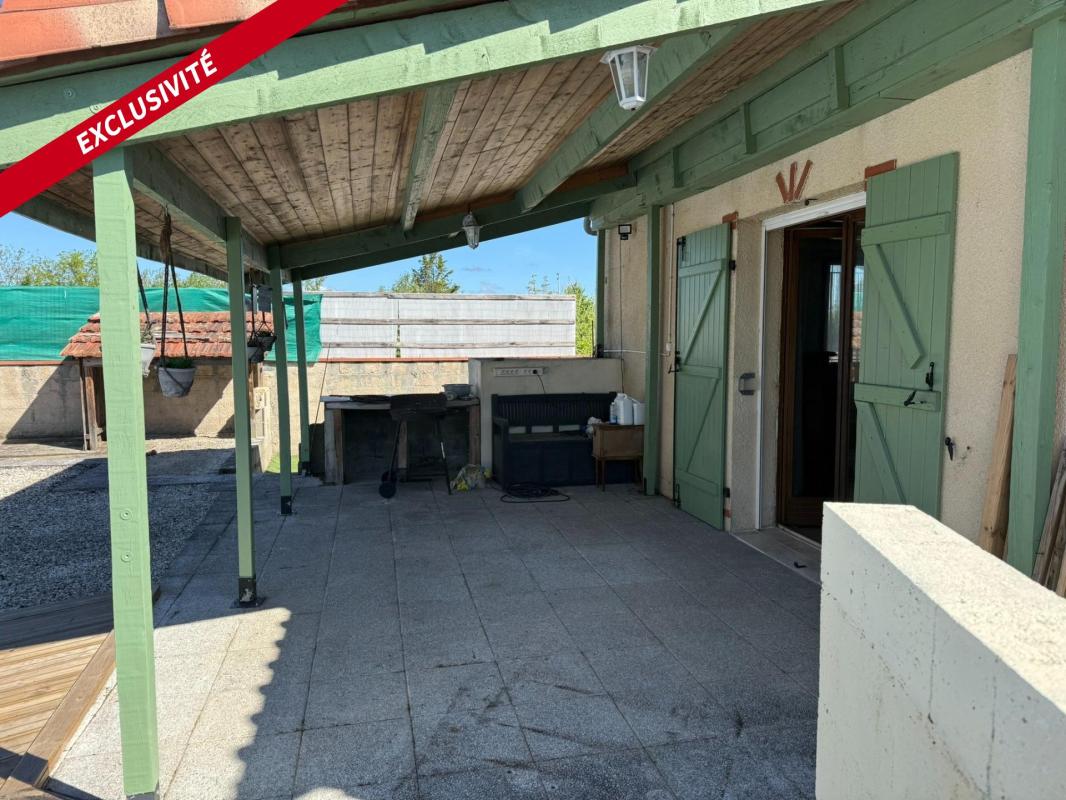 Cette maison est à visiter sans tarder ! Au calme de son impasse avec sa piscine elle offre une bel espace de vie - Photo 2