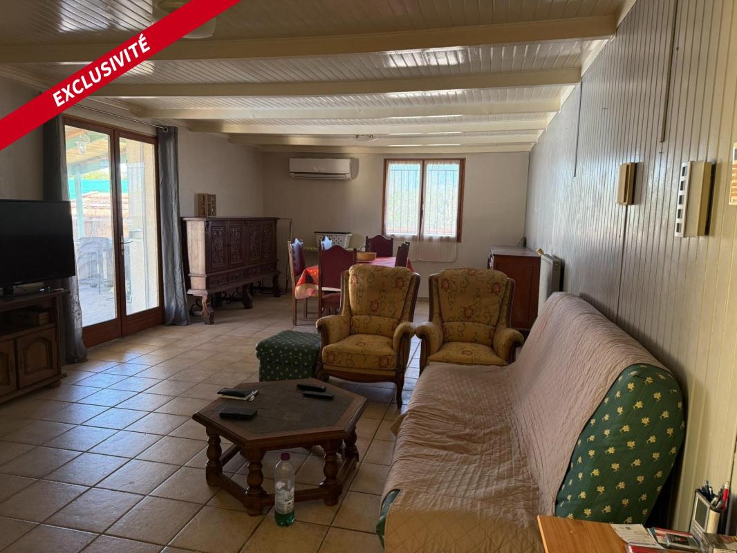 Cette maison est à visiter sans tarder ! Au calme de son impasse avec sa piscine elle offre une bel espace de vie - Photo 3